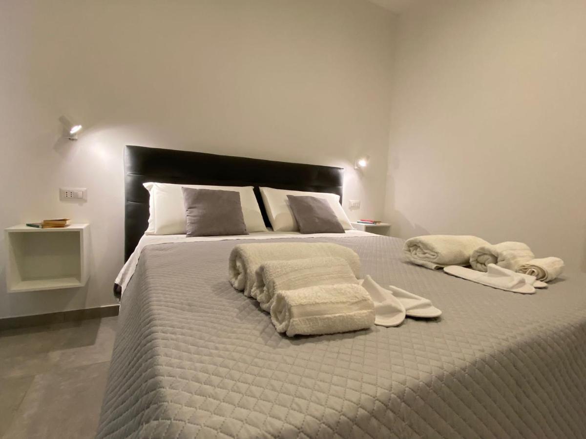 Invilla Bed&Breakfast - Quality Rooms Санта-Мария-ди-Кастеллабате Экстерьер фото