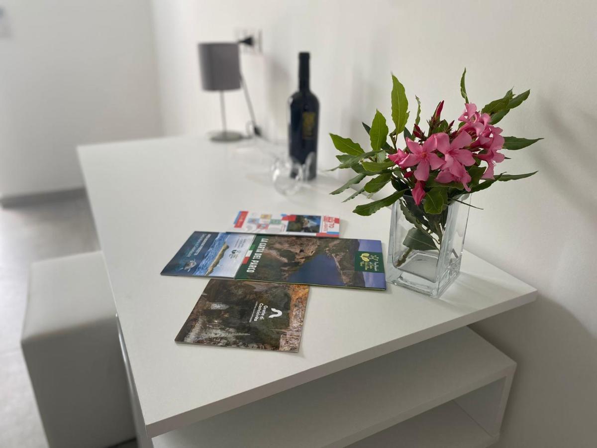Invilla Bed&Breakfast - Quality Rooms Санта-Мария-ди-Кастеллабате Экстерьер фото