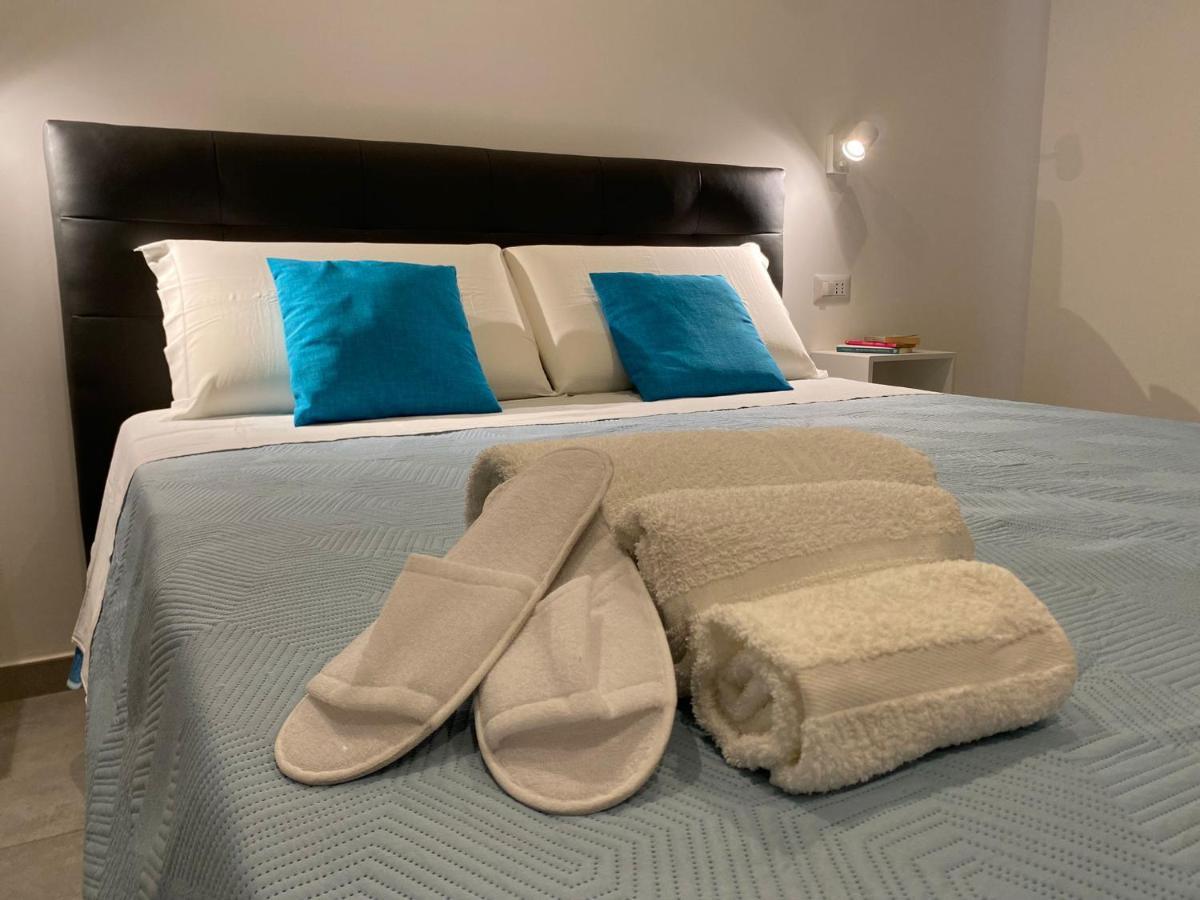 Invilla Bed&Breakfast - Quality Rooms Санта-Мария-ди-Кастеллабате Экстерьер фото