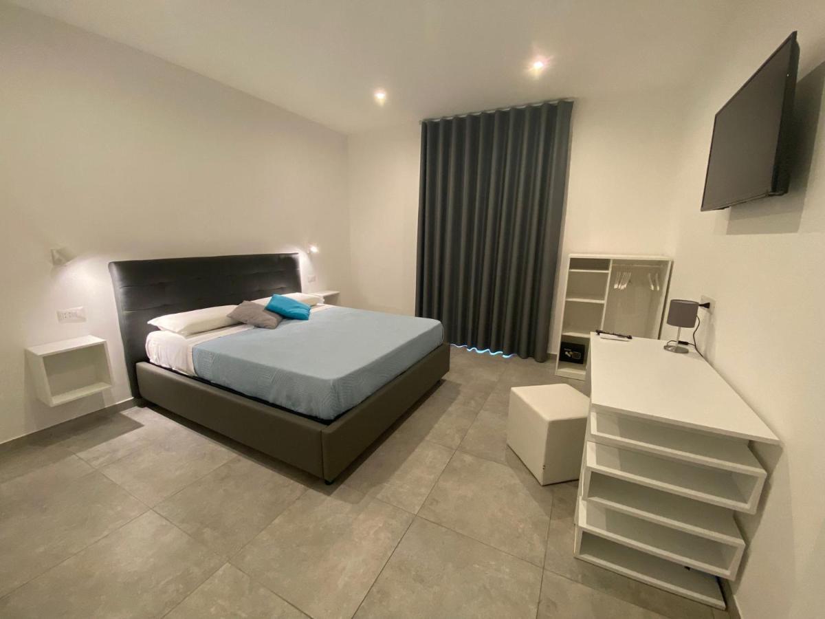 Invilla Bed&Breakfast - Quality Rooms Санта-Мария-ди-Кастеллабате Экстерьер фото