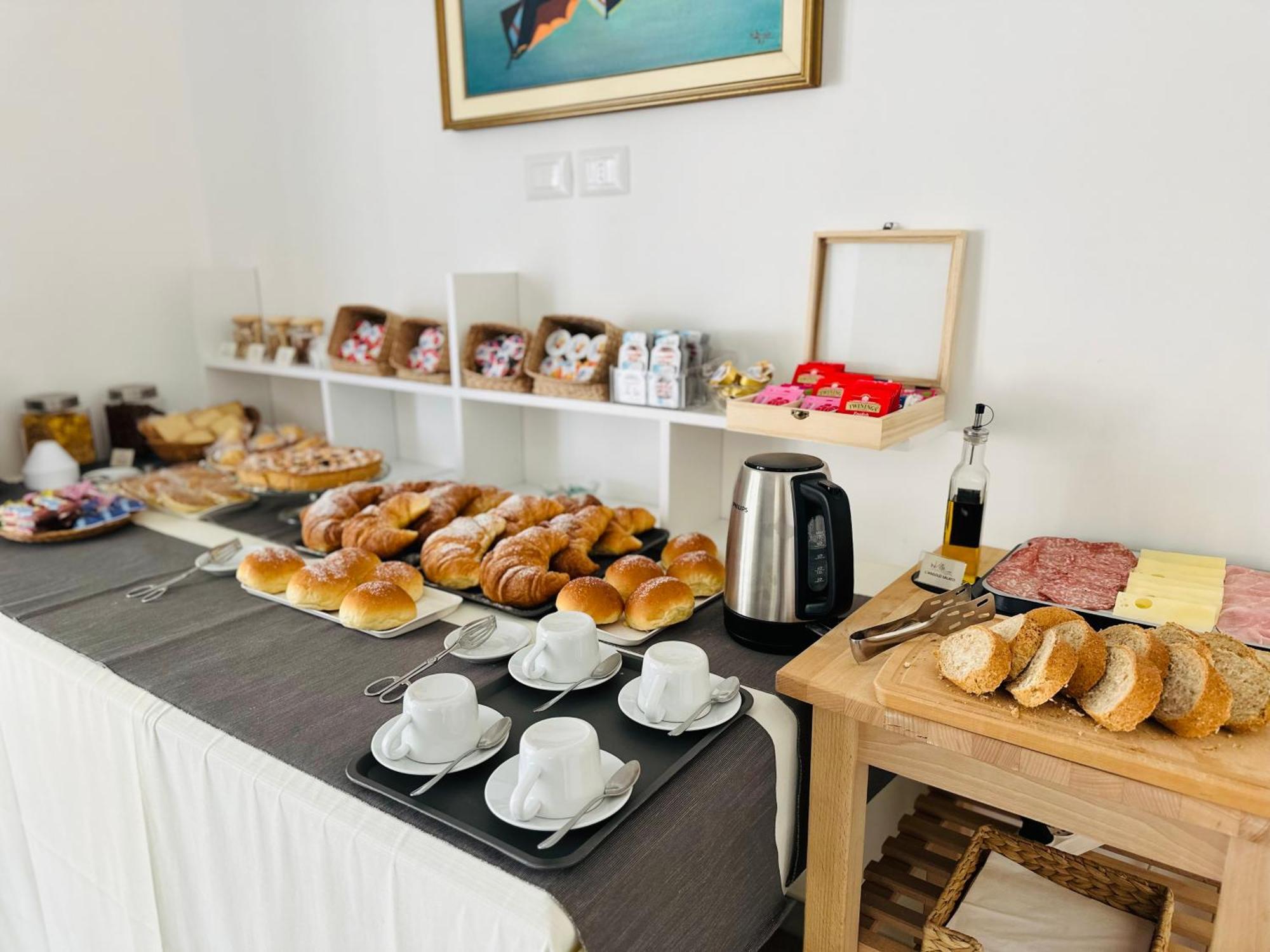 Invilla Bed&Breakfast - Quality Rooms Санта-Мария-ди-Кастеллабате Экстерьер фото