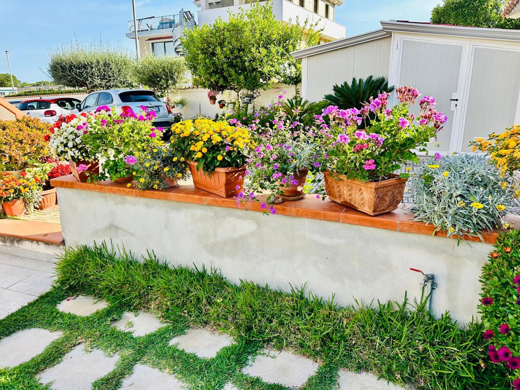 Invilla Bed&Breakfast - Quality Rooms Санта-Мария-ди-Кастеллабате Экстерьер фото